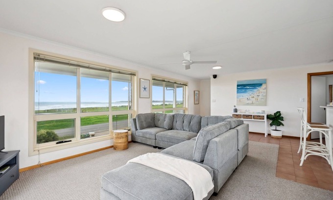 Middleton Casa | Esplanade Escape Absolute Beachfront WIFI-NBN