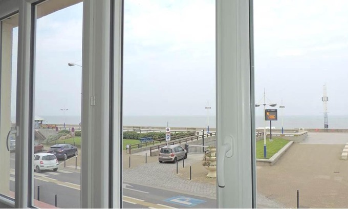Le Treport Apartamento | ESPLANADE FRONT DE MER 109 1er Etage Lit fait wifi Taxe de Séjour incluse