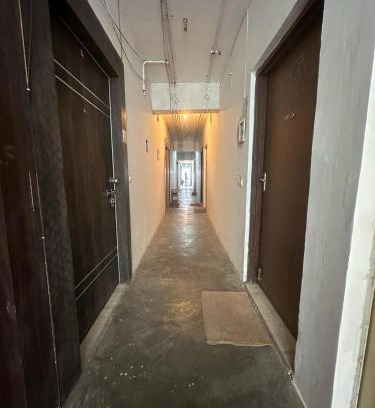 Sushant Lok Apartamento | Essel tower ews flats
