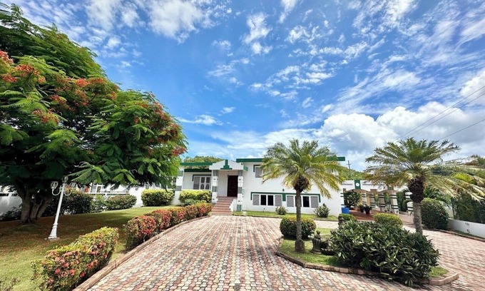 Tierras Nuevas Saliente Casa | Estancia Nueva Colonial