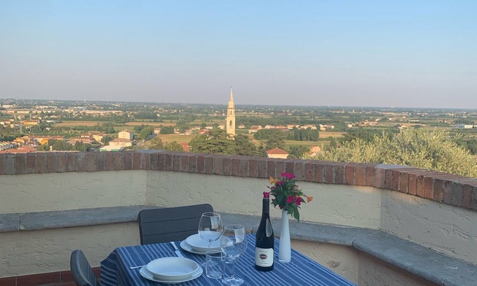 Mason Vicentino Apartamento | Estate charming panoramic attic
