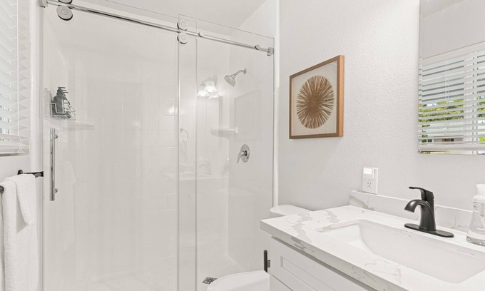 Thousand Oaks Casa | Estepa Unit #1 by PMI