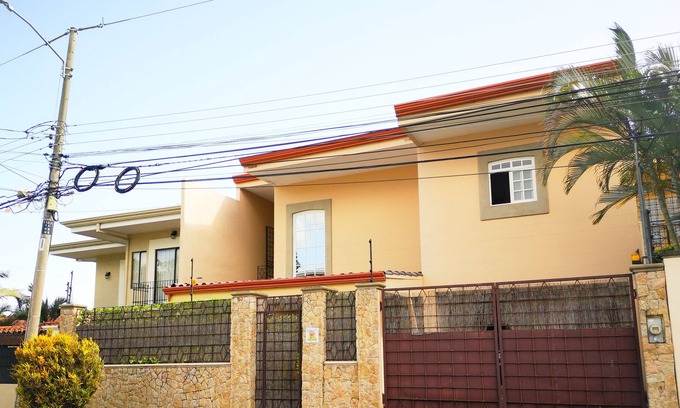 Escazú Casa | Ester's Place