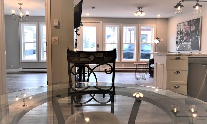Carleton Place Apartamento | Esther's Place-Carleton Place Downtn Apt