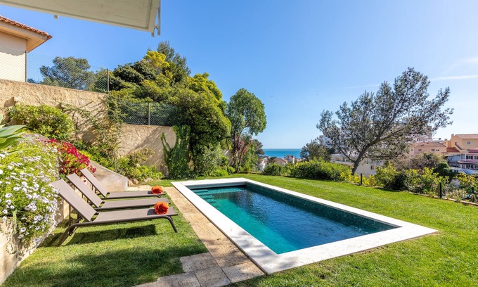 Estoril Casa | Estoril casa a 700 m de la playa zona reformada recientemente