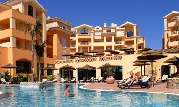 Luz Apartamento | Estrela da Luz 1 Bedroom Apt. Pool and sea Views