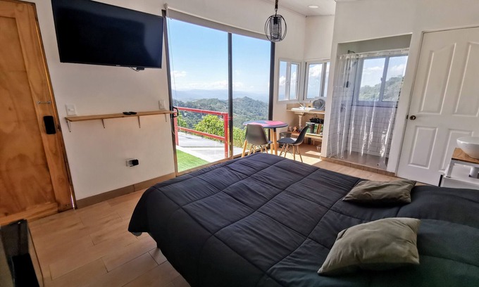 Garabito Apartamento | Estudio con Impresionante Vista al Océano Pacífico, Vista de Pájaros e Insectos
