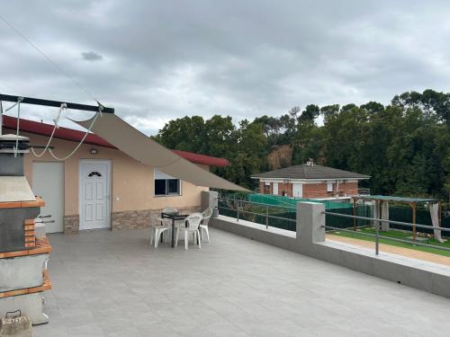 Santa Eulalia de Roncana Casa | Estudio Independiente a 30min de Barcelona