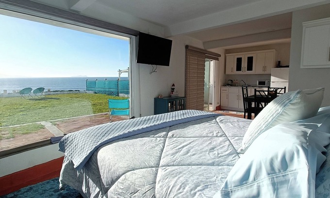 Playas de Tijuana Apartamento | Estudio privado con fogata y vista al mar