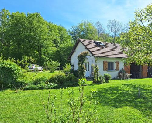 Chemenot Casa | ESTUVI, une pause nature dans le Jura