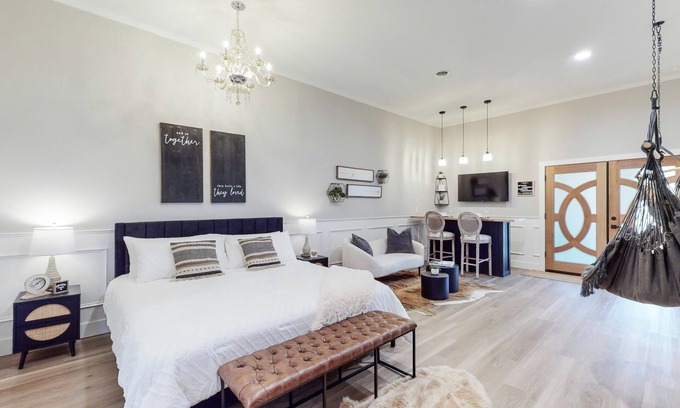 North Industry Casa | Eternal Romance: The Honeymoon Suite at 1885 Farms