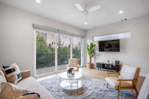 South Central Houston Casa | Ethereal Rooftop Retreat @ Midtown/Eado