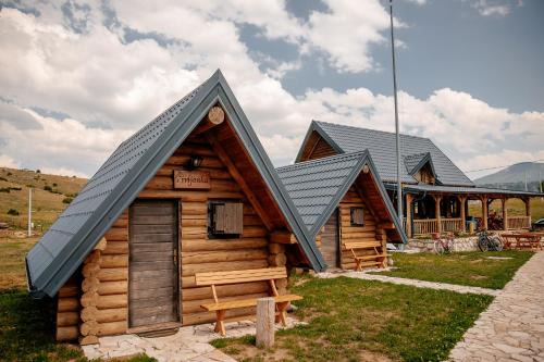Zabljak Cama Y Desayuno | Etno selo Pivska Vila