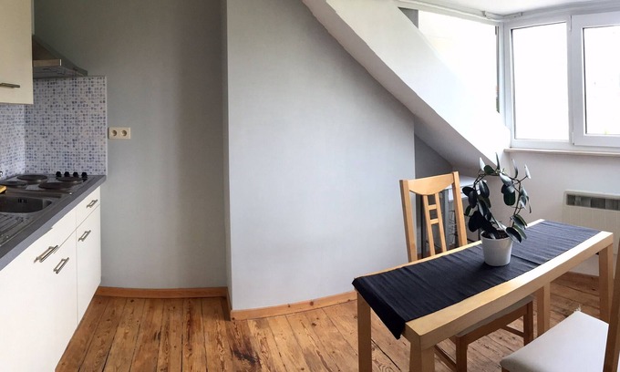 Etterbeek Apartamento | Distrito de la UE, encantador apartamento de 2 dormitorios con baño privado frente al metro