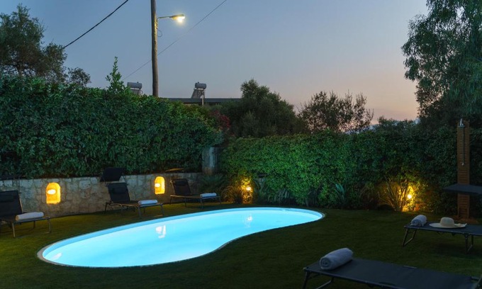 Monopari Villa | Eucalyptus Villa