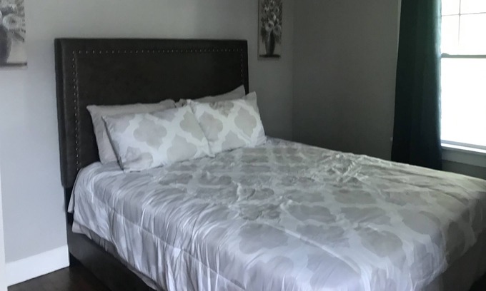 Euclid Casa | Euclid Beach within Reach