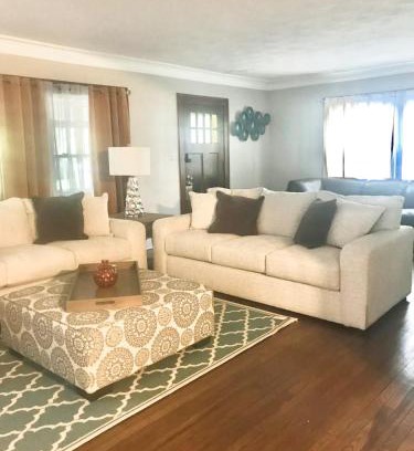 Euclid Casa | Euclid Beach within reach