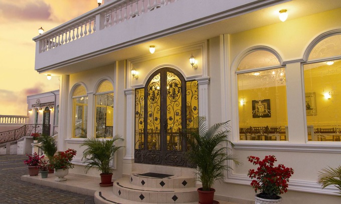 La Colón Hotel | Eugenia Hotel