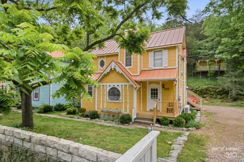 Eureka Springs Historic District Casa | Eureka Memories