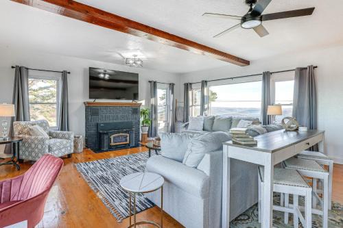 Eureka Springs Casa | Eureka Springs Home Rental with Panoramic Views!