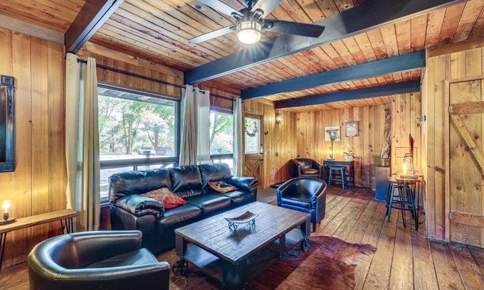 Eureka Springs Casa | Eureka Springs Rental Cabin 8 Mi to Downtown!