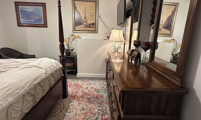 Eureka Springs Historic District Apartamento | EUREKA SUITE, FULL KITCHEN. ONLY HOTEL WITH PARKING IN DOWNTOWN