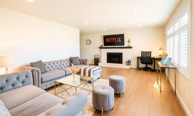 Southeast Casa | ✨European Style Hideaway💝Central Location⭐GameRoom⭐Free Wine⭐Fast Wifi⭐NetFlix