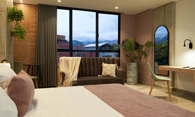 Laureles Hotel | Eutopiq Hotel