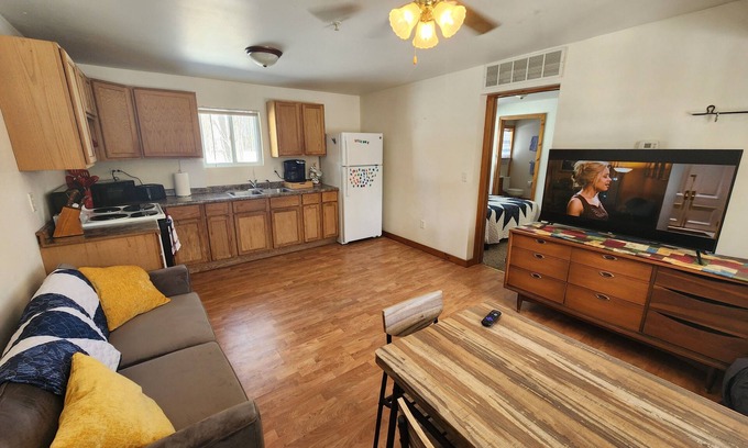 Houghton Apartamento | EV Ready Keweenaw 1BR Near MTU – Great Basecamp for Exploring & Hiking