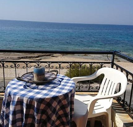 Plomari Casa | Eva's seafront house