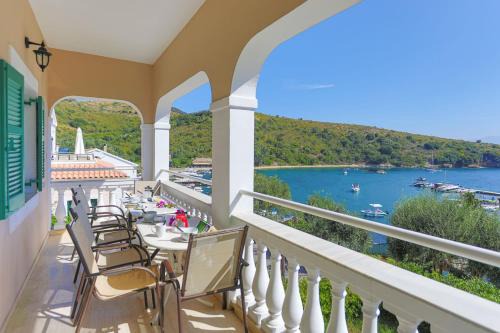 Agios Stefanos Apartamento | Evanna House in Saint Stephanos