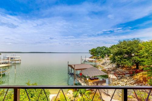 Lake Bridgeport Casa | Evans Eden