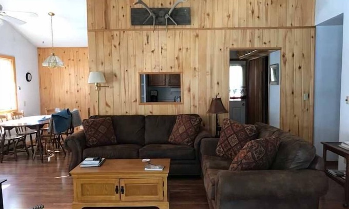 Lake City Casa | Casa de Evans: excelente propiedad en Quiet Street y cerca del centro de Lake City