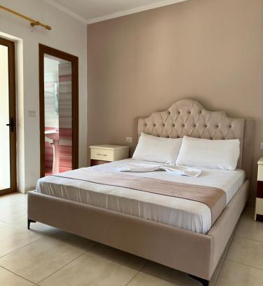 Qafe e Gjashtes Casa | Evelina Ernild Rooms