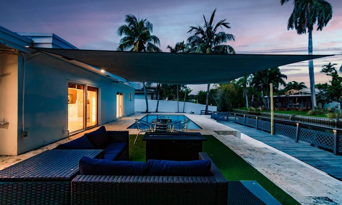 Aventura Casa | Events Welcome 5b3b Home w Pool Hot Tub BBQ