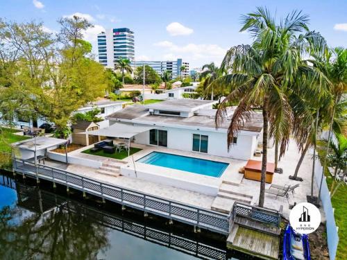 Ojus Casa | Events Welcome - Upscale Venue - Pool, Valet & More