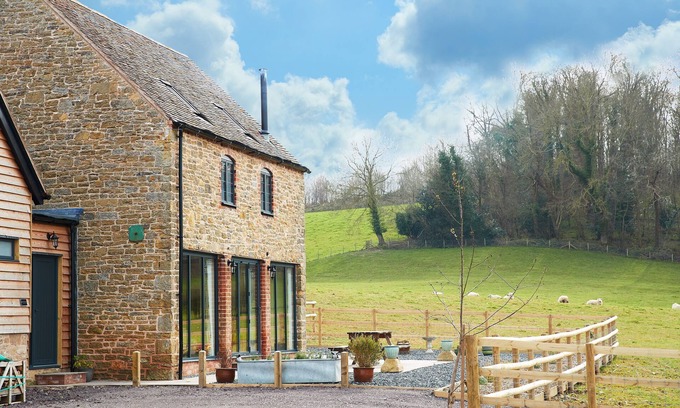 Eaton Mascott Cabaña | Evenwood Granary - a stunning barn conversion that sleeps 4 guests