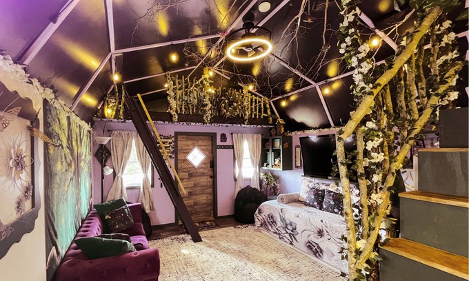 Nancy Cabaña | Everglow Hollow- Adorable Tiny House near Lake Cumberland, KY. Pet Friendly!
