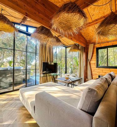 Branes Casa | Evergreen 1BR Wood Cabin with Bassin & Terrace