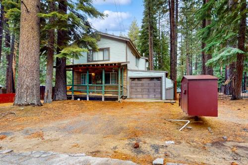 Tahoe Valley Casa | Evergreen Cottage