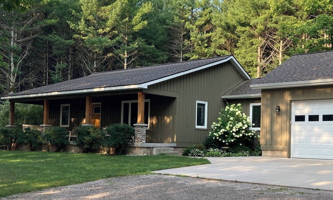 Traverse City Casa | Nueva casa en el hermoso lago Ann