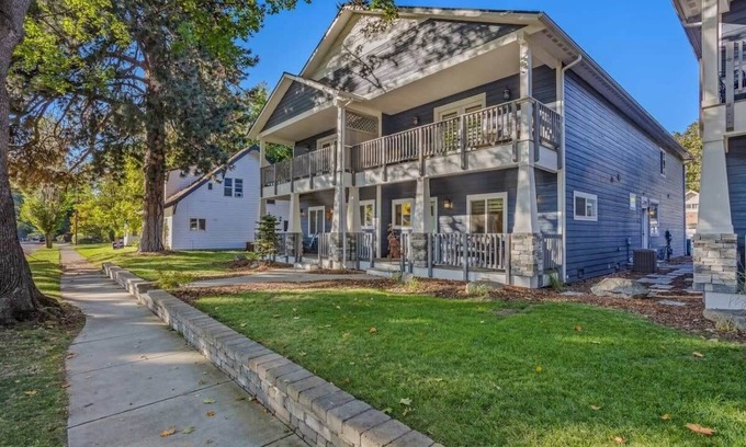 Garden District Casa | Evergreen | In The Heart of Downtown