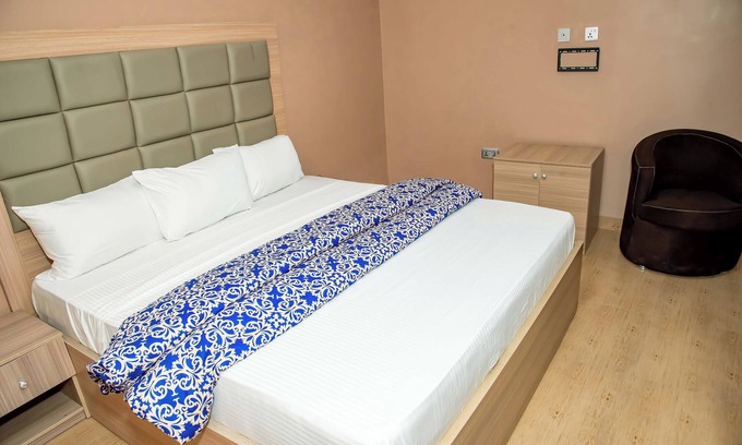 Ofin Hotel | Everland Hotel and Suites