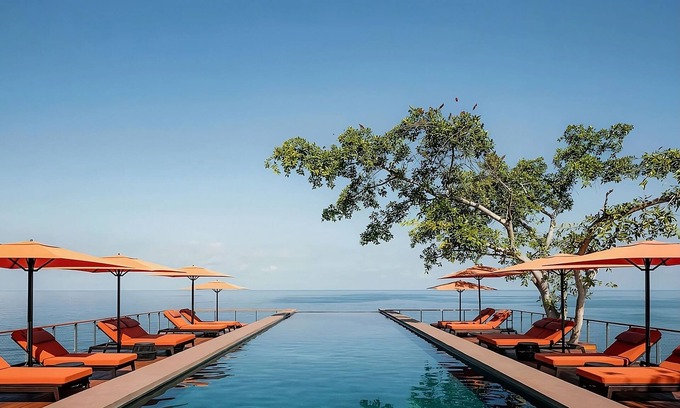 Lo de Marcos Casa | Everything You Need For The Perfect Vacation! Balcony, Pools, Beachfront!
