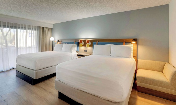 Mayo Clinic Hotel | Everything You Need For The Perfect Vacation! w/ Outdoor Pool, Pets are Allowed!