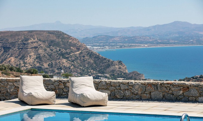 Agia Galini Villa | Nueva construcción, piscina privada, excelentes vistas, cerca de las comodidades, desayuno incluido