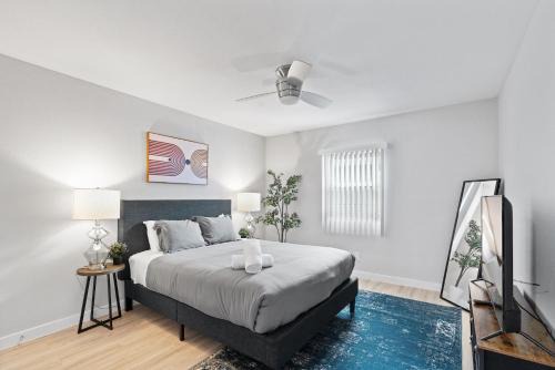 St. Johns Apartamento | Evonify Stays - Highland - Stylish Furnished Apartments
