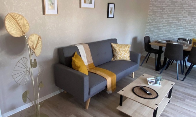 Les Aunettes Apartamento | Evry Moon. 70m2, 2 Chambres, Parking. RER à 10 min à Pieds