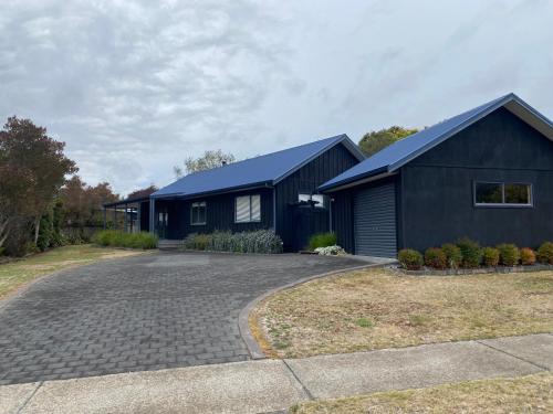 Kinloch Casa | Ewan and Trish's Escape