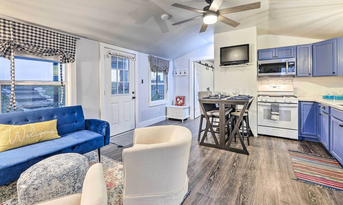 Elizaville Cabaña | Ewing Cottage Escape w/ Deck & Fire Pit!